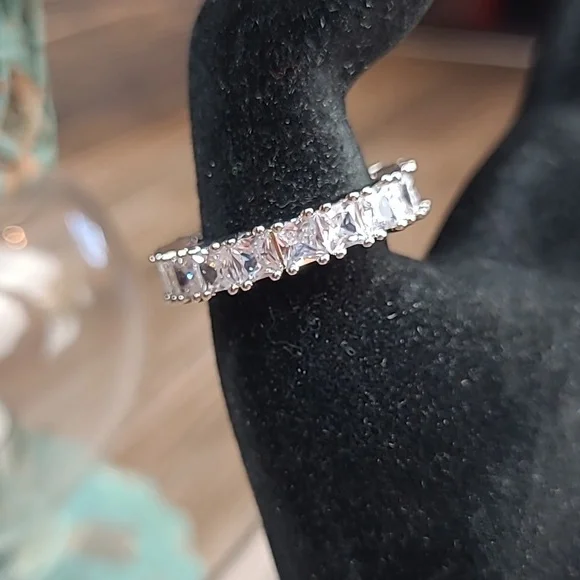 NIB STERLIG SILVER PRINCESS CUT PRONG SET ETERNITY BAND - Picture 2 of 8